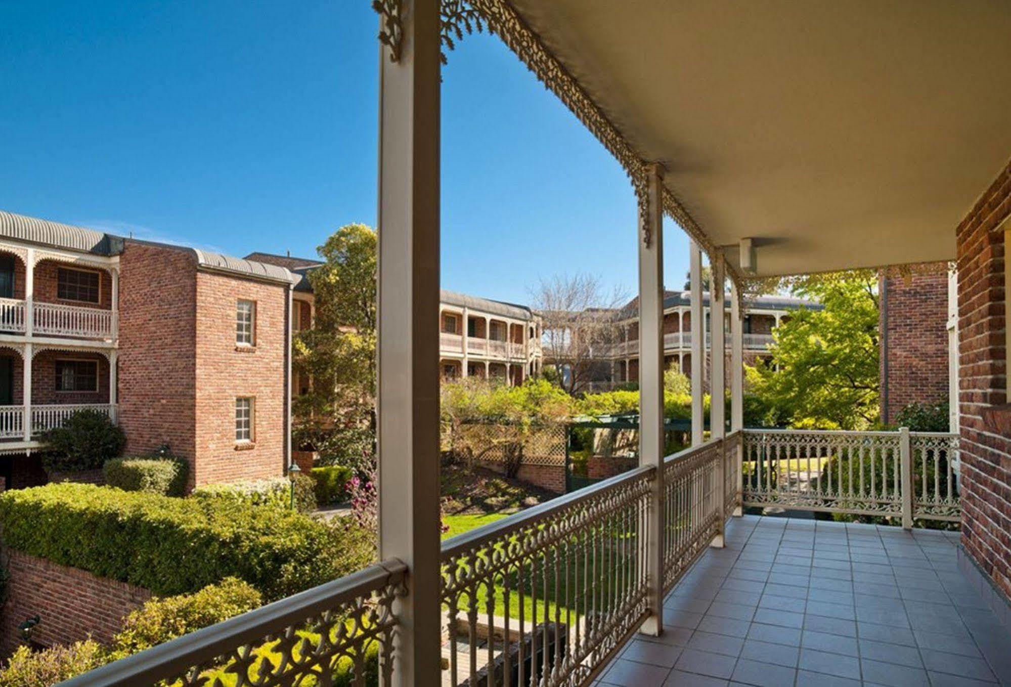 Adina Serviced Apartments Canberra Kingston Camberra Exterior foto